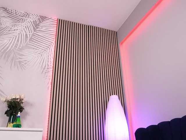 sisi-von-dee live cam on BongaCams