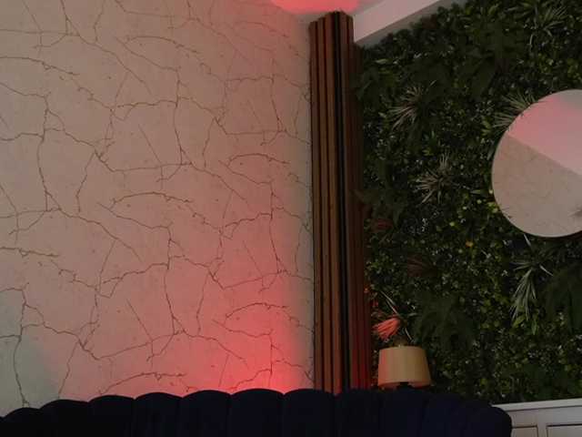 sisi-von-dee live cam on BongaCams