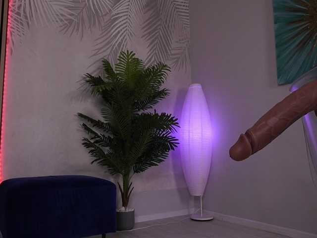sisi-von-dee live cam on BongaCams