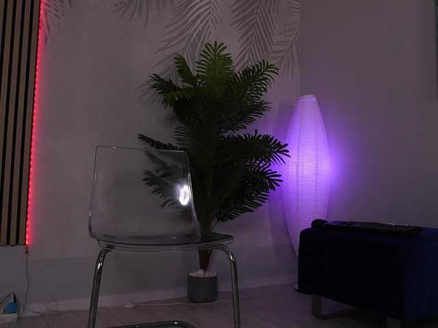 sisi-von-dee live webcam show