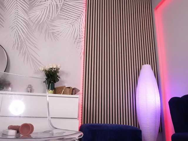 sisi-von-dee live cam on BongaCams