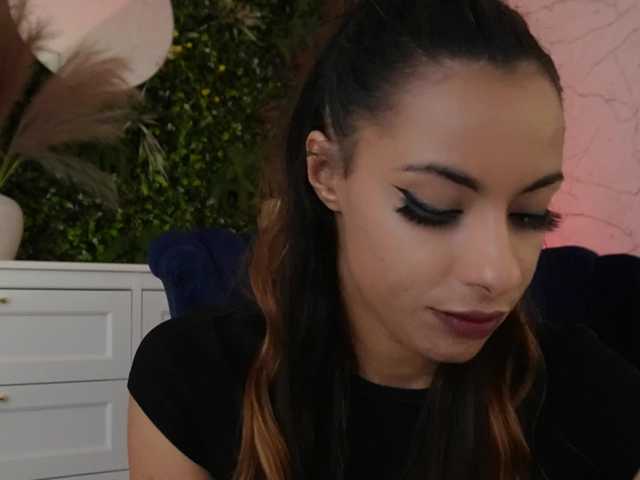 sisi-von-dee live cam on BongaCams