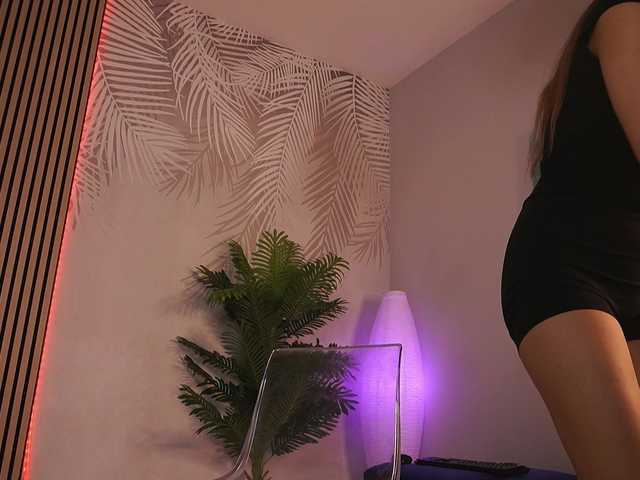 sisi-von-dee live cam on BongaCams