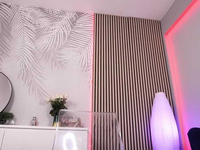 sisi-von-dee live cam on BongaCams