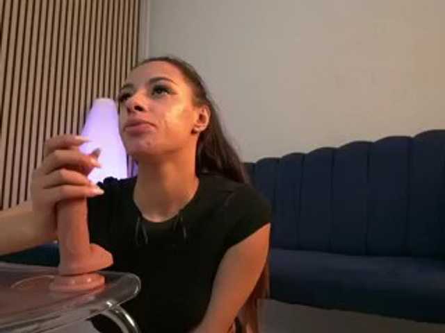 sisi-von-dee live cam on BongaCams