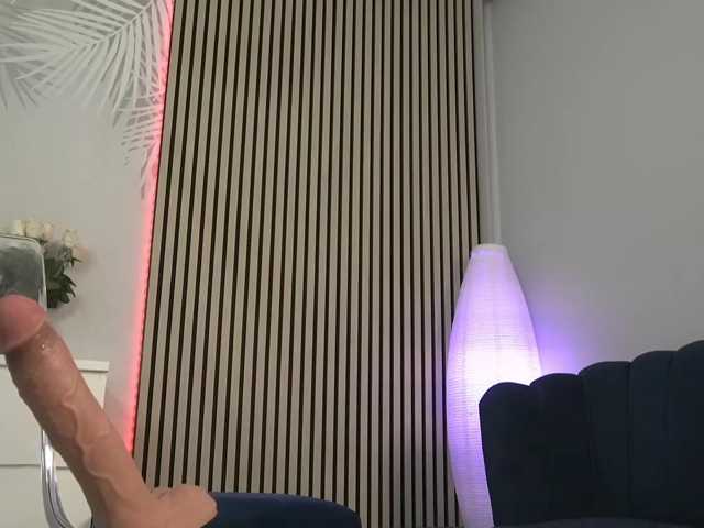 sisi-von-dee live cam preview