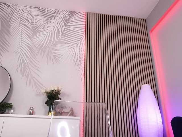 sisi-von-dee live cam on BongaCams