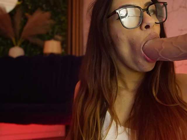 sisi-von-dee's BongaCams show and profile