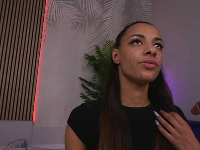 sisi-von-dee live cam on BongaCams