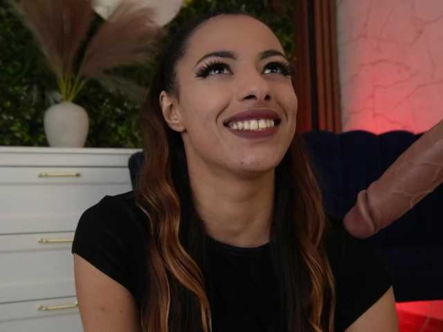 sisi-von-dee live cam on BongaCams