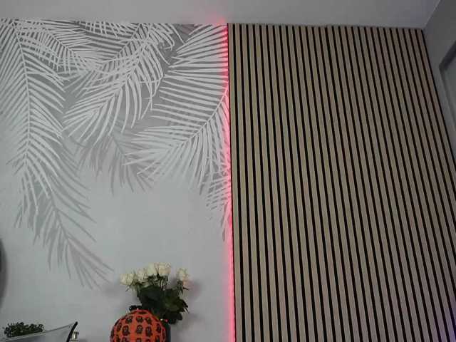 sisi-von-dee live cam on BongaCams
