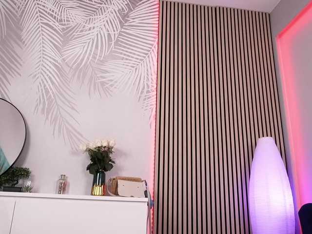sisi-von-dee live cam on BongaCams