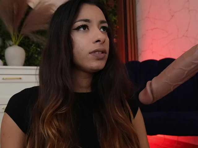 sisi-von-dee live cam on BongaCams