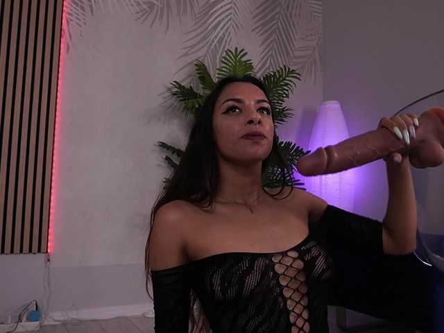 sisi-von-dee live webcam show