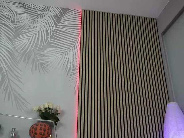 sisi-von-dee live cam on BongaCams
