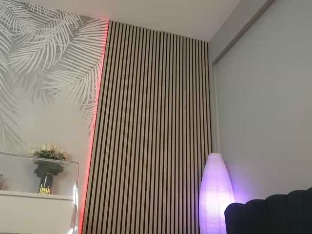 sisi-von-dee live cam on BongaCams