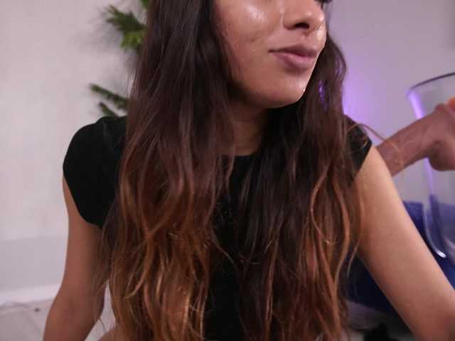 sisi-von-dee live cam on BongaCams