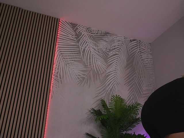 sisi-von-dee live cam on BongaCams