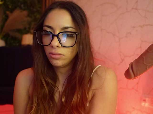 sisi-von-dee's BongaCams show and profile