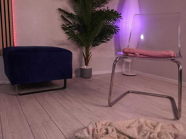 sisi-von-dee live cam on BongaCams