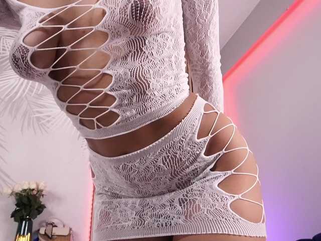 sisi-von-dee live cam on BongaCams