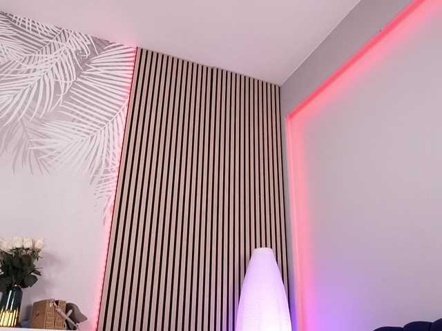 sisi-von-dee live cam on BongaCams