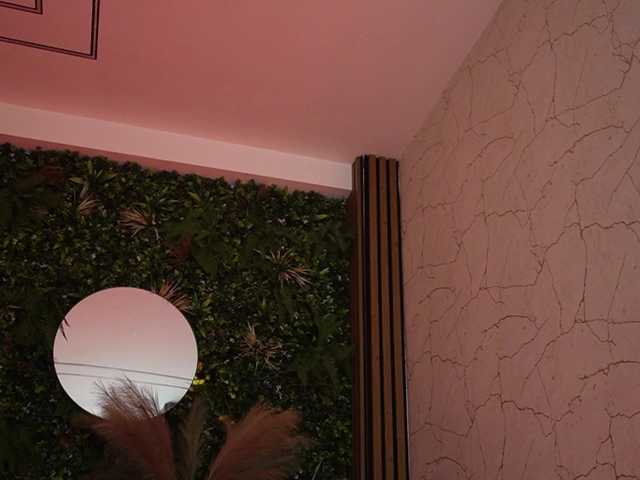 sisi-von-dee's BongaCams show and profile