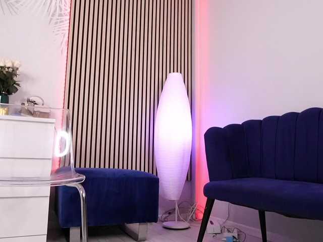 sisi-von-dee live cam on BongaCams