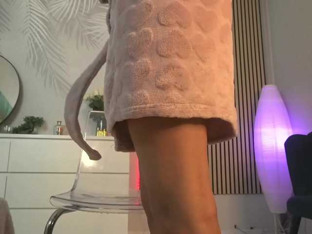 sisi-von-dee live cam on BongaCams