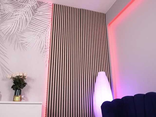 sisi-von-dee live cam on BongaCams