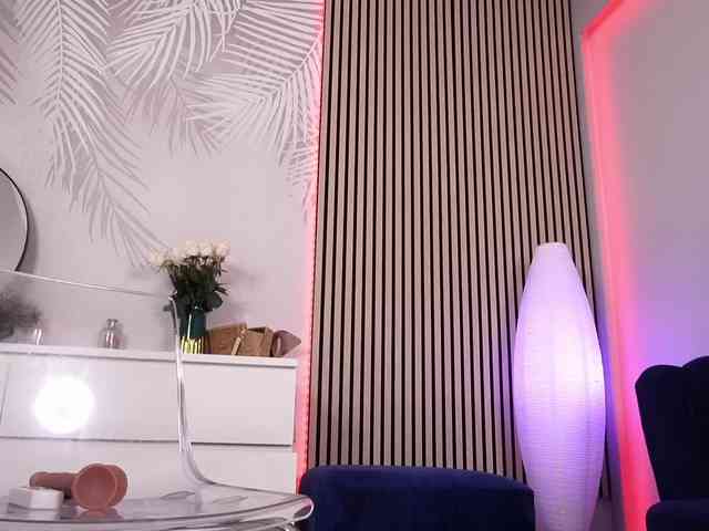 sisi-von-dee sisi-von-dee