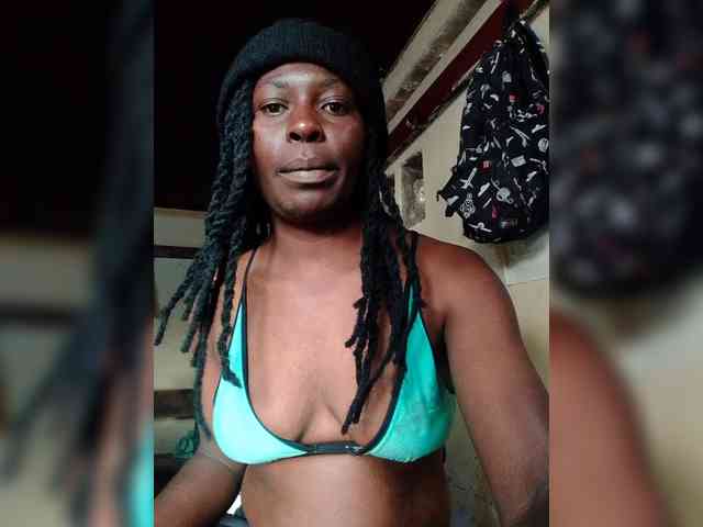 Petitehotchicks webcam
