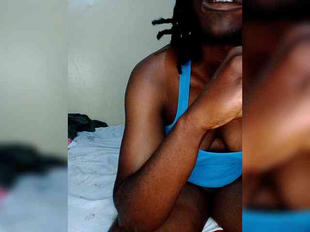 Petitehotchicks webcam