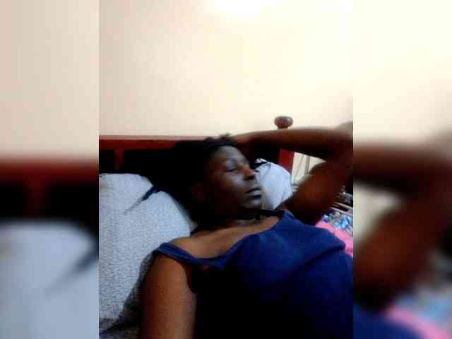 Petitehotchicks webcam