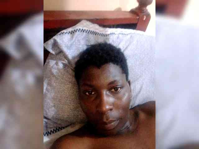 Petitehotchicks webcam