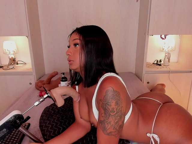 JadeeMuller live cam on BongaCams