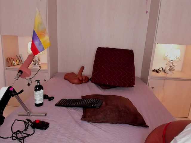 JadeeMuller live cam on BongaCams