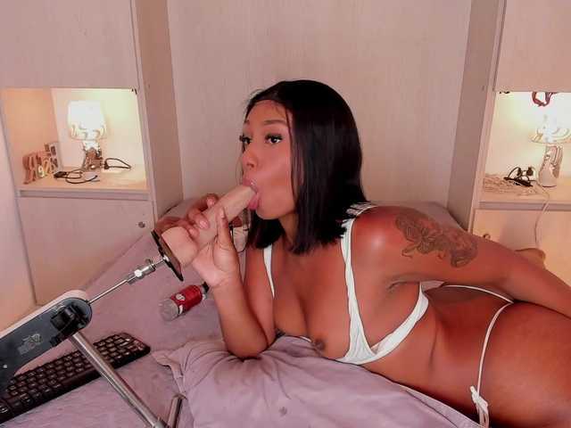 JadeeMuller live cam on BongaCams