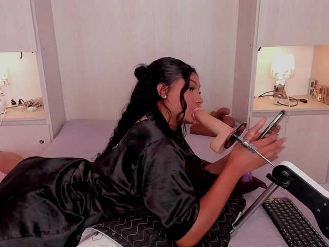 JadeeMuller live cam on BongaCams