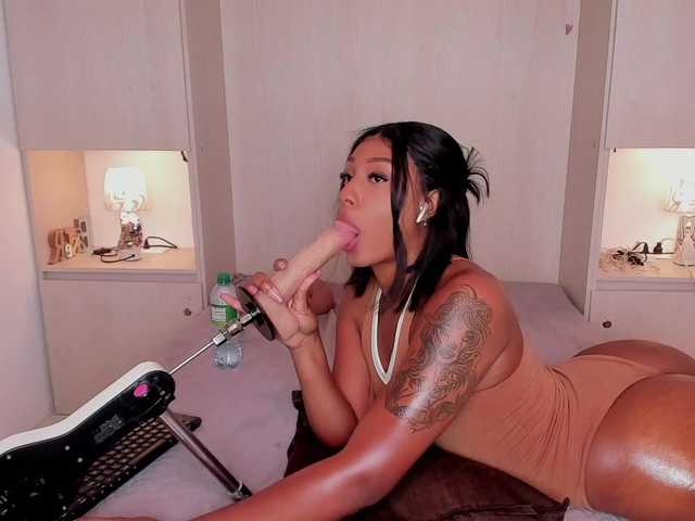JadeeMuller live cam on BongaCams