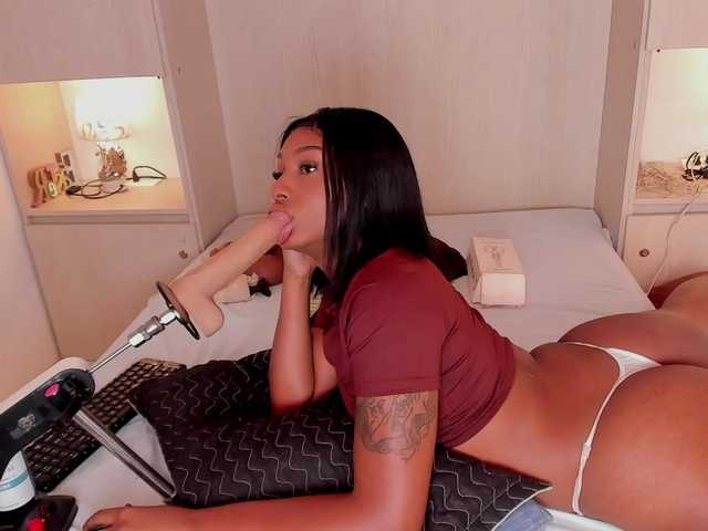JadeeMuller live cam on BongaCams