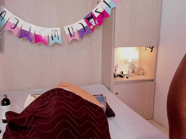JadeeMuller live cam on BongaCams