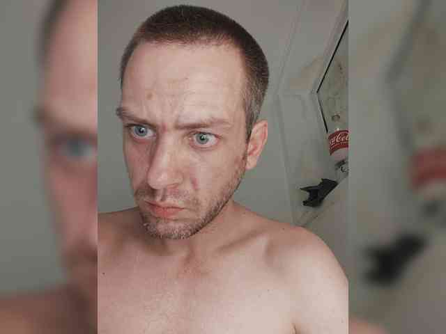 Damvanal10 Live Webcam on BongaCams