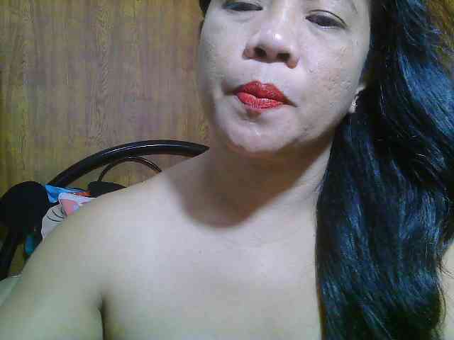 Sweetlips69 webcam