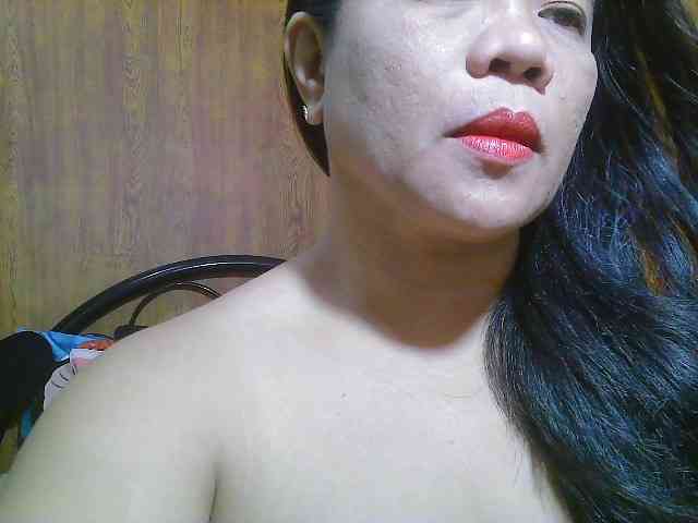 Sweetlips69 webcam