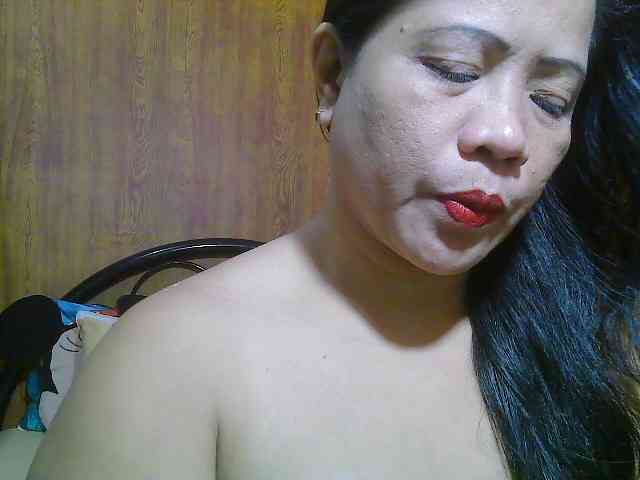 Sweetlips69 webcam