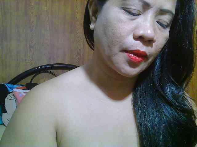 Sweetlips69 webcam