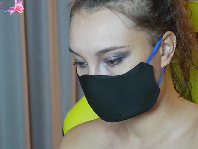 still_her — live female cam
