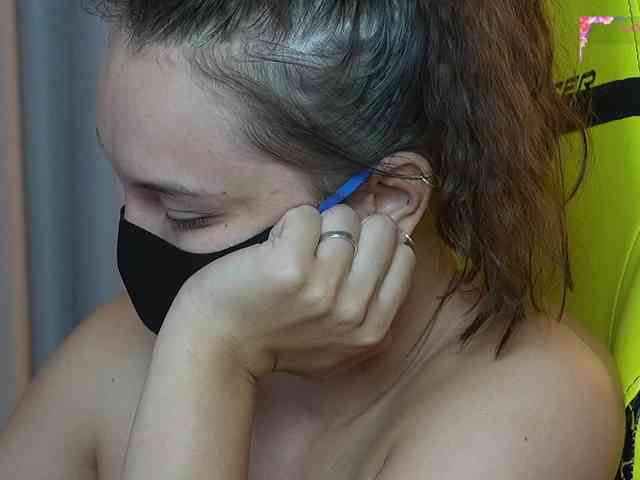 still_her webcam