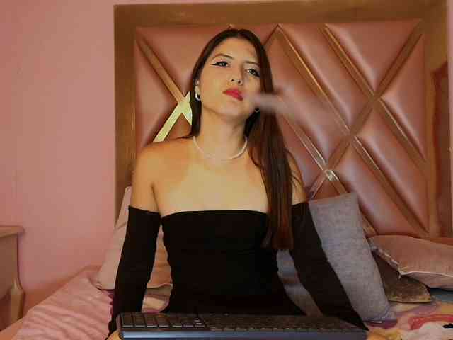 Lilith-rouse webcam